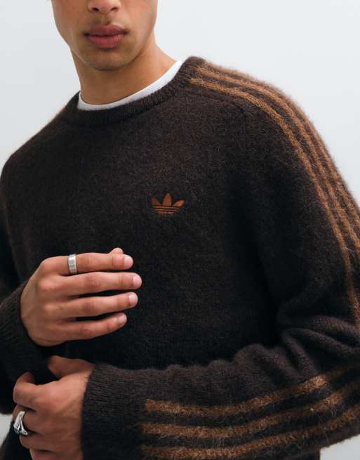adidas Originals pull en maille duveteuse à trois bandes marron, 4 de 5
