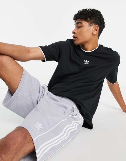 adidas Originals - Rekive - Sort T-shirt med centreret logo
