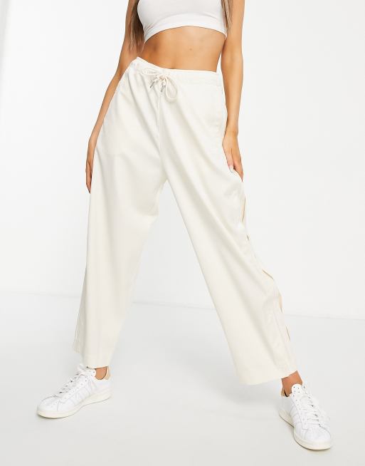 White best sale relaxed pants