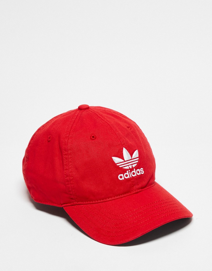 Relaxed Strapback cap with trefoil detail in red and white