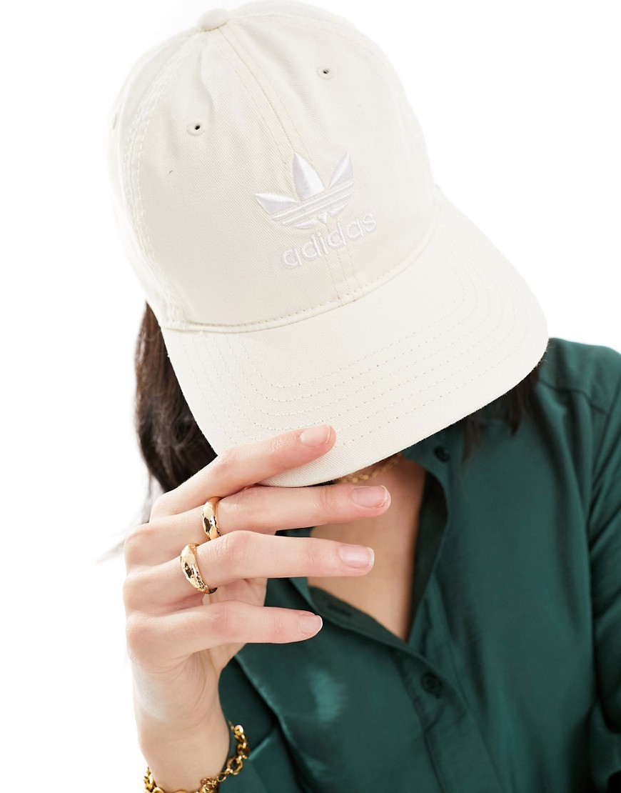 Relaxed Strapback in beige-White