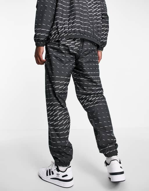 Adidas originals 2025 logo joggers