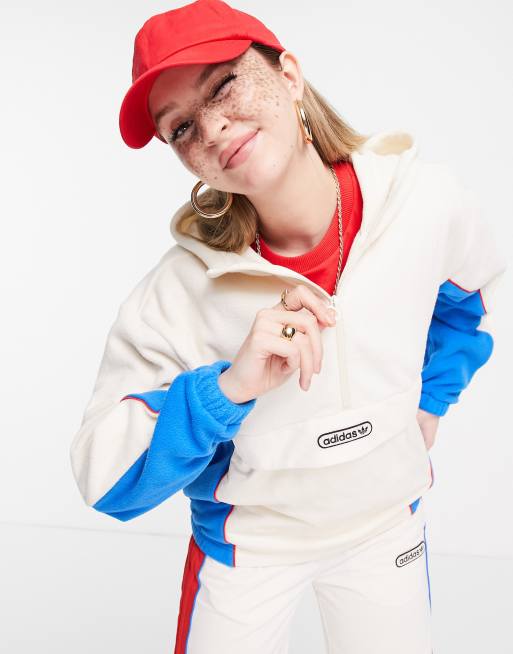 adidas Originals – Retro Luxury – Kapuzenpullover in gebrochenem Weiß und Rot mit Monogramm-Print