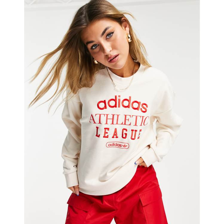 adidas Originals – Retro Luxury – Sweatshirt in gebrochenem Weiß mit  Schriftzug | ASOS