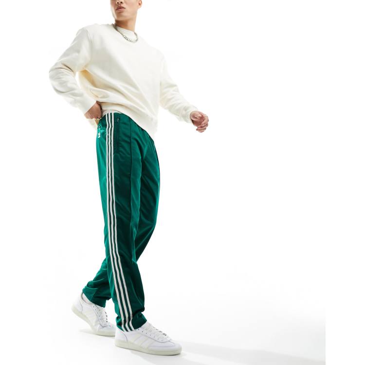 adidas Originals Retro Trainingshose in Grun und gebrochenem WeiB ASOS