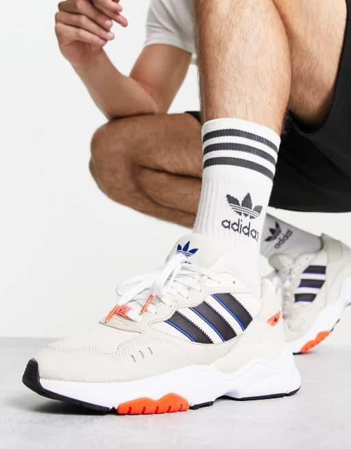 Hoopvol genezen Zuinig adidas Originals - Retropy F90 - Sneakers in wit en rood | ASOS