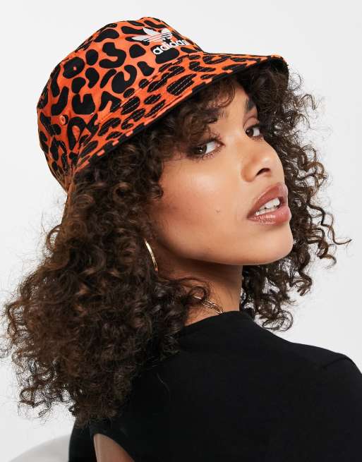 adidas Originals – Rich Mnisi – Dwustronny kapelusz typu bucket w zwierzęcy wzór 