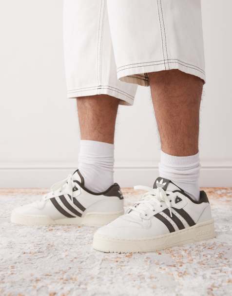 adidas Originals Rivalry 86 Low sneakers in white and olive - view 1