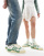 Thumbnail 1 van 5