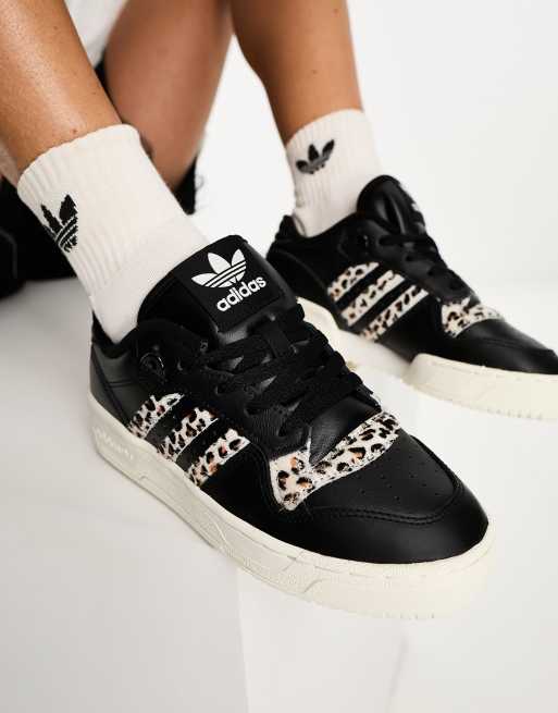 Stan smith noir outlet et leopard