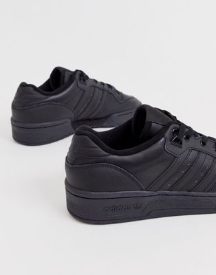 adidas sneaker triple black
