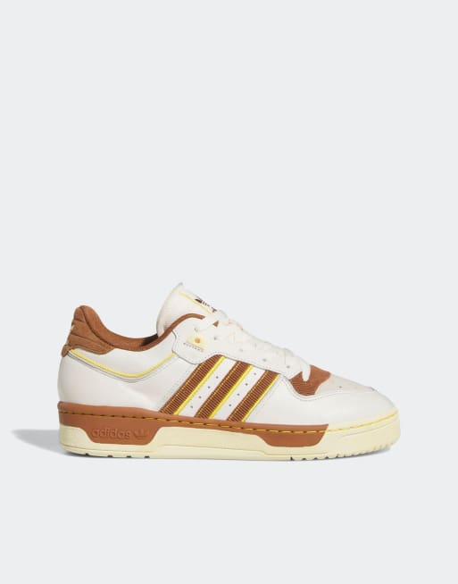 adidas Originals – Rivalry Low 86 – Sneaker in gebrochenem Weiß mit braunen Cord-Details