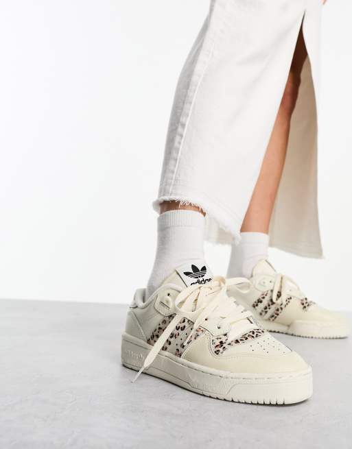 Adidas yeezy x outlet off white leopard