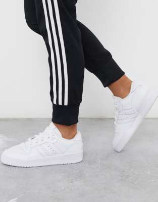 adidas originals rivalry low trainers in triple white