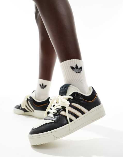 adidas Originals Rivalry Low trainers in black - view 1