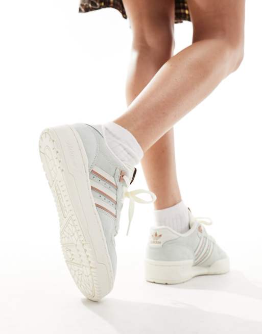 adidas Originals Rivalry low trainers in grey, 4 of 4