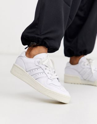 adidas originals rivalry low trainers in white