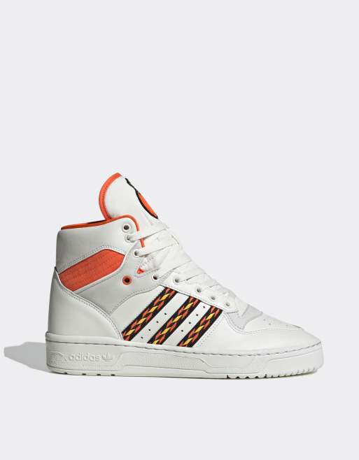 adidas Originals – Rivalry – Sneaker in Weiß und Orange