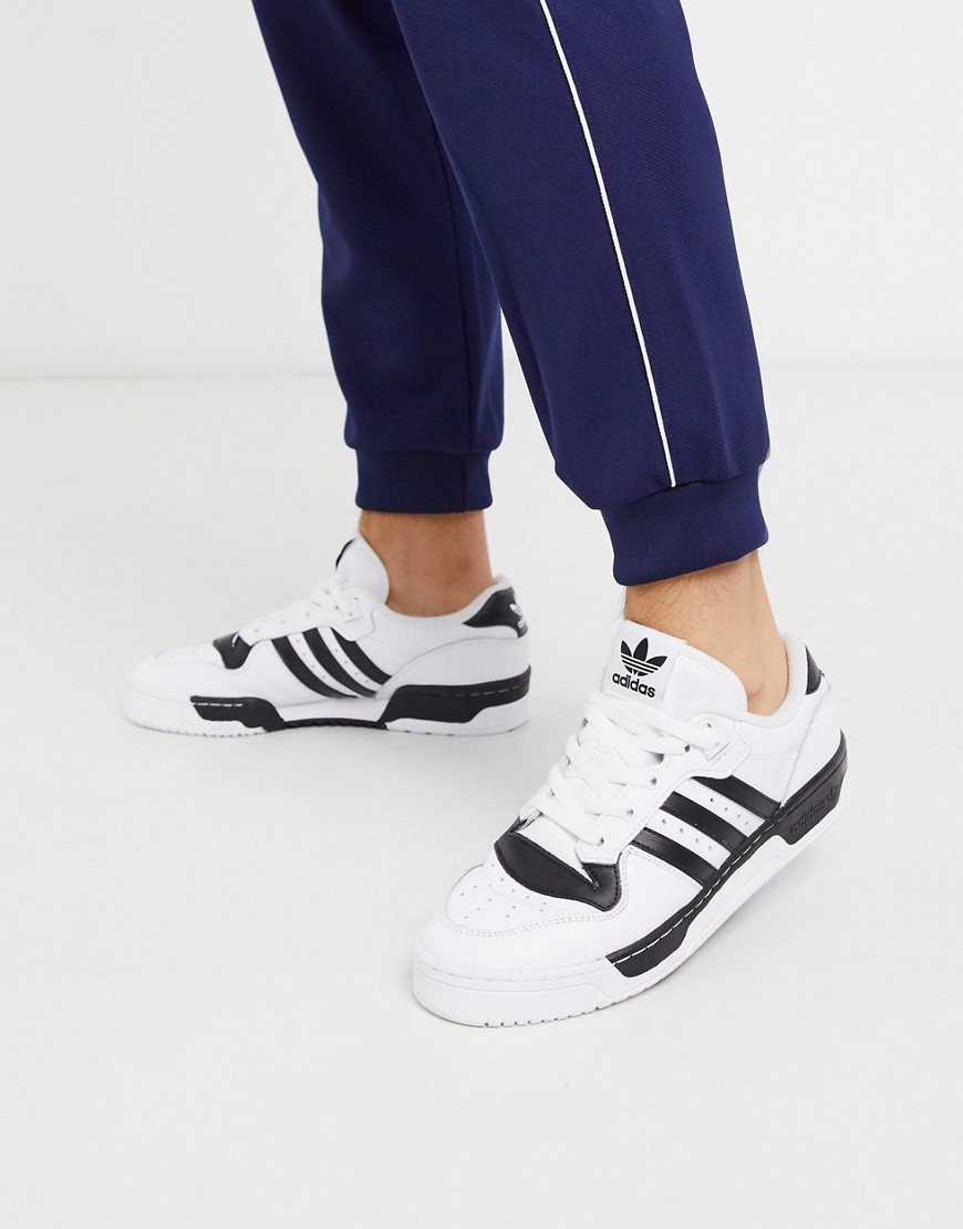 adidas Originals – Rivalry – Vita låga sneakers