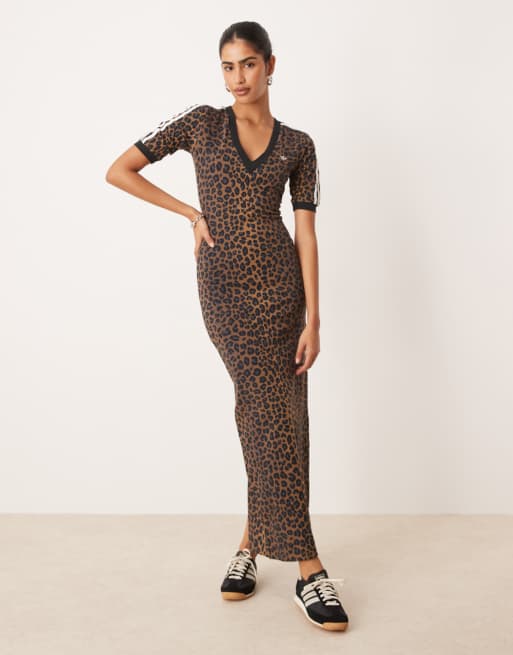 adidas Originals - Robe longue léopard à col V - Multicolore
