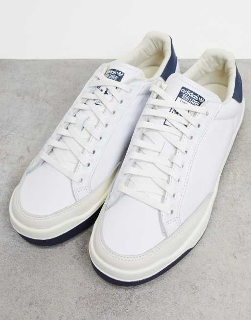 adidas Originals Rod Laver Sneakers in wit met marineblauwe