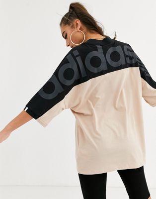 Adidas Originals - RYV - Oversized T-shirt in beige en zwart