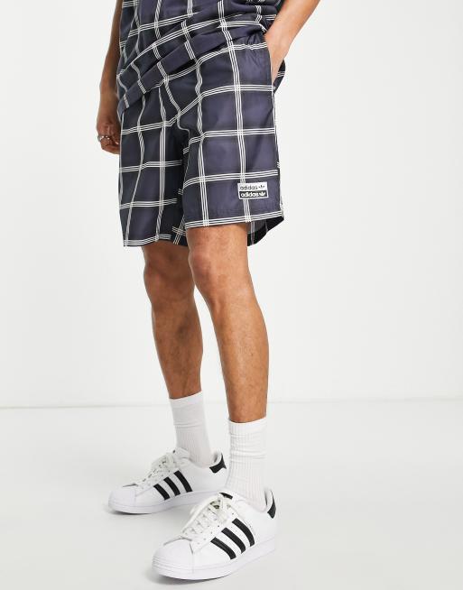 adidas Originals RYV Short à carreaux Bleu marine ASOS