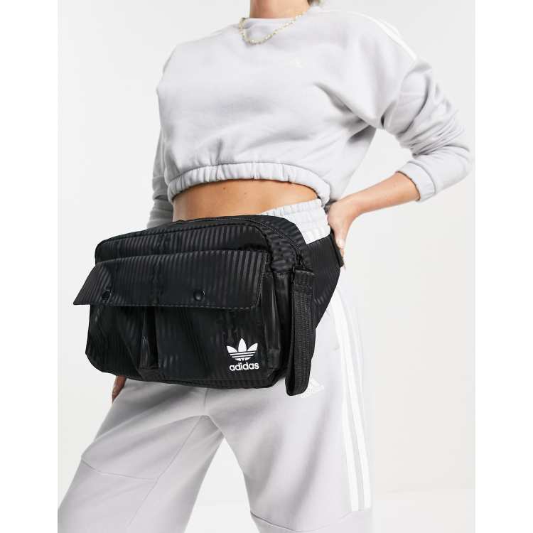 Sac best sale banane adidas