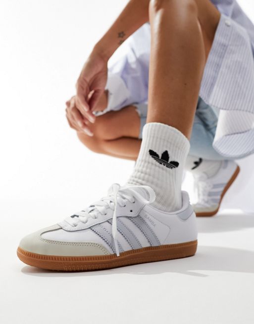 adidas Originals – Samba OG – Białe buty sportowe z pastelowoniebieskimi detalami