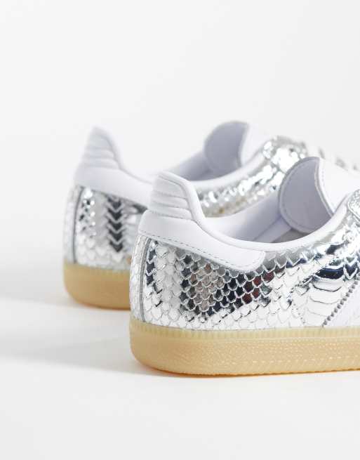 adidas Originals – Samba OG – Sneaker in Metallic-Silber mit Kroko-Muster , 4 von 5