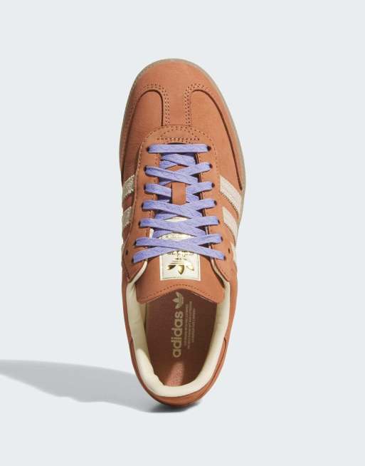 adidas Originals Samba OG Sneaker in Orange und Weiß mit lila Schnürsenkeln, 2 von 4