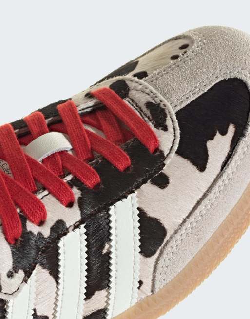 adidas Originals Samba OG Sneaker mit Kuhmuster und roten Schnürsenkeln, 4 von 4
