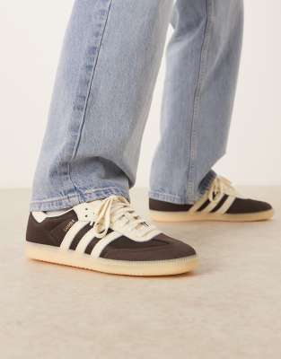 Adidas Originals Samba OG sneakers in brown and off white brown 21290₽