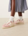 [adidas Originals] adidas Originals Samba OG sneakers in light pink and white ruffle 38 Light pink
