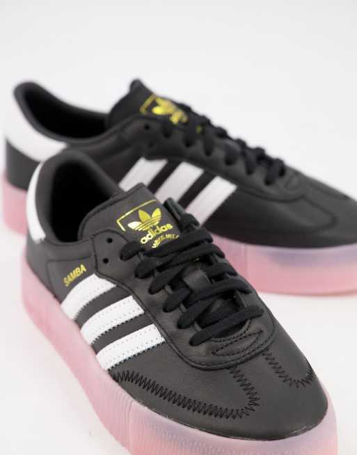 Adidas noir outlet semelle rose