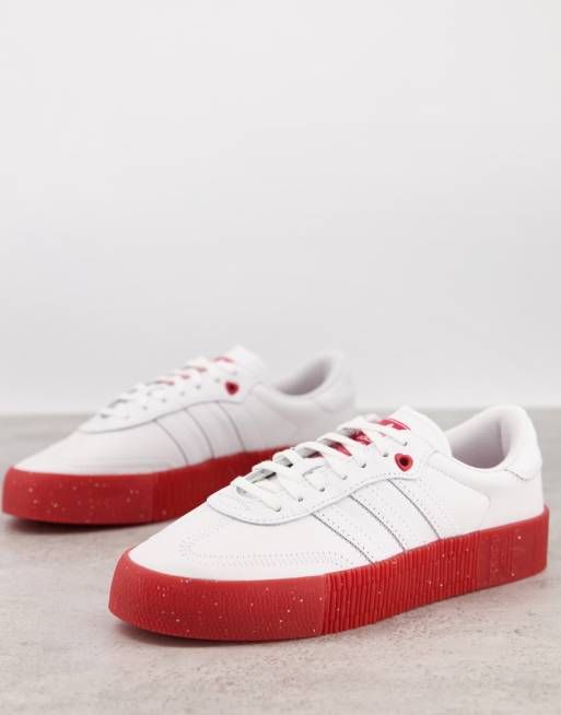 adidas Originals - Samba Rose - Hvide sneakers med kontrastsål og hjerteprint