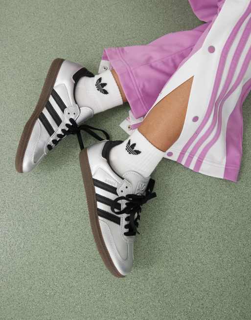 adidas Originals – Samba – Srebrno-czarne metaliczne buty sportowe