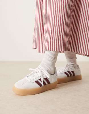 Sambae sneakers in white and burgundy