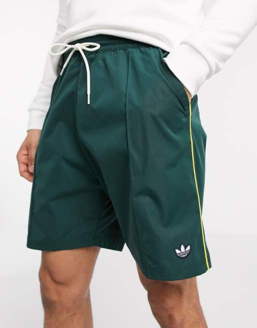 Adidas shorts 2025 grün