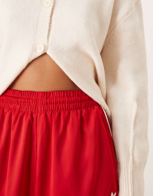adidas Originals – Satin-Jogginghose in Rot mit weitem Bein, 4 von 5