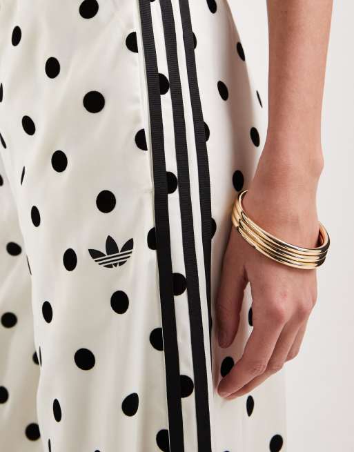adidas Originals Satin-Trackhose mit weitem Bein und weißen Punkten, 5 von 5