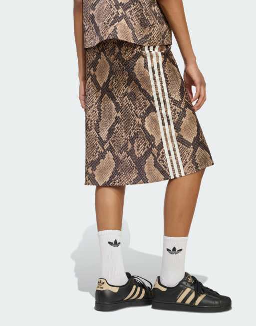 adidas Originals – Satinrock in Leinen/Magic Beige mit Schlangenmuster, 2 von 4