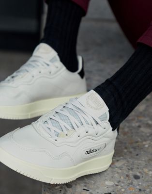 adidas Originals - SC Premiere - Sneakers bianco sporco CG6239 | ASOS
