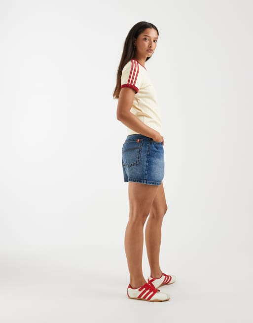 adidas Originals – Schmal geschnittenes, kurzärmliges T-Shirt in Warm Vanilla/Team Victory mit Nadelstreifen, 3 von 4