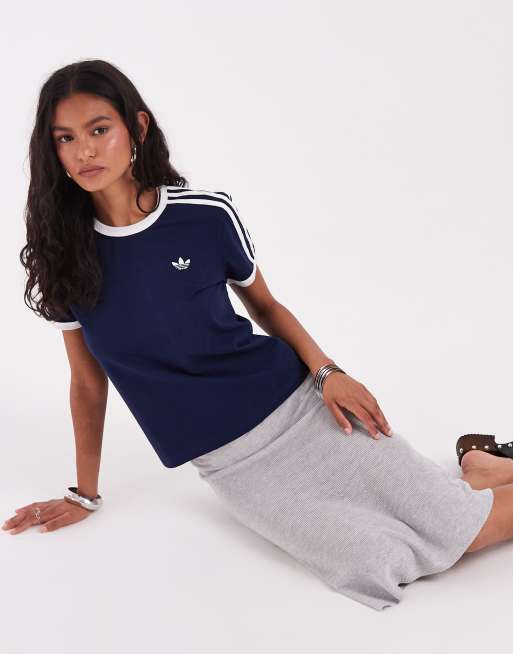 adidas Originals – Schmal geschnittenes T-Shirt in Marineblau mit drei Streifen, 2 von 4
