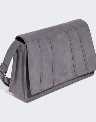 adidas Originals - Schultertasche in Grau