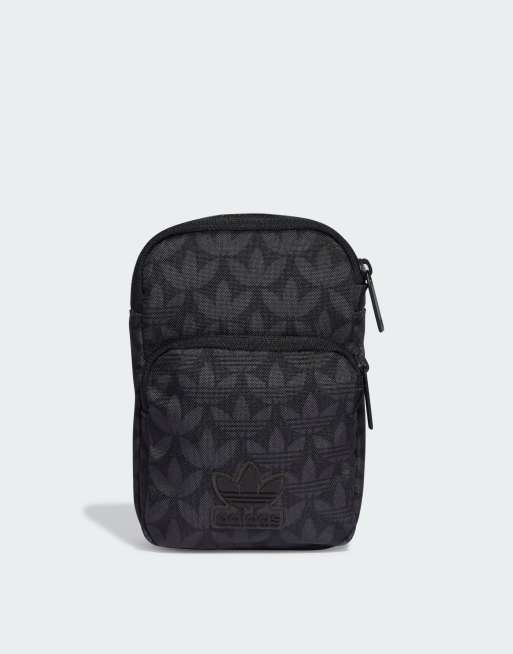 adidas Originals – Schultertasche in Schwarz mit grafischem Muster
