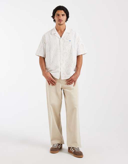 adidas Originals Seersucker-Resort-Hemd in Wollweiß mit Blumenmuster, 2 von 5