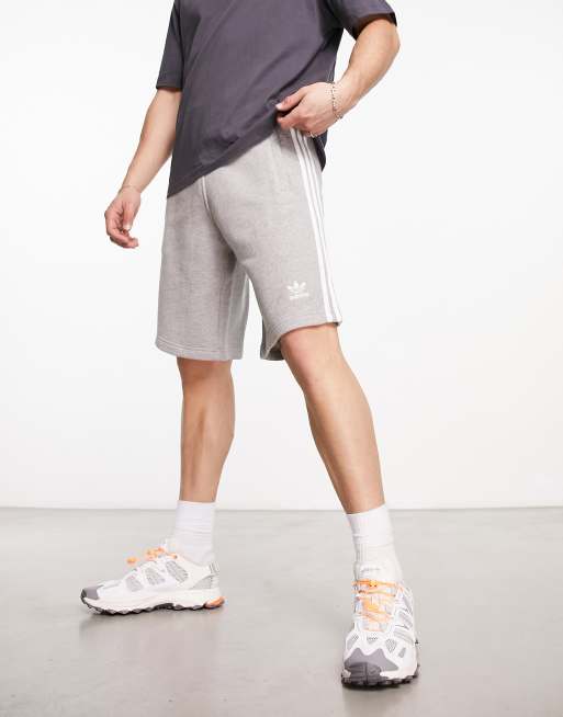 adidas Originals - Short à trois bandes - Gris