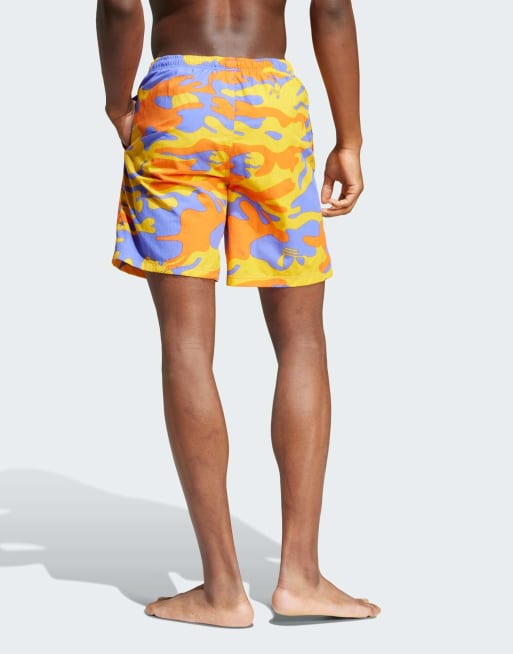 adidas Originals - Short de bain 8 pouces à imprimé graphique - Bleu de cobalt
